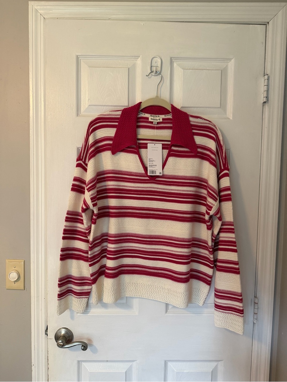 NWT Bearpaw Collar V-Neck Pullover